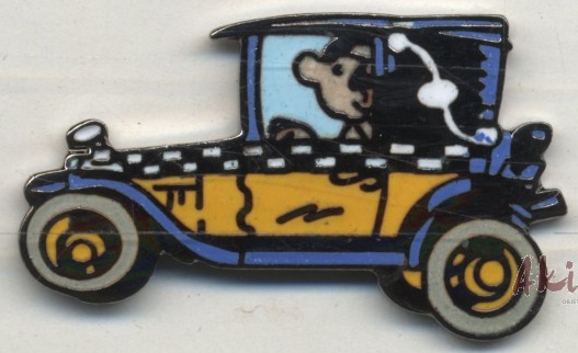 Pin’s Gaston Lagaffe - La fiat de Gaston roule vers la gauche